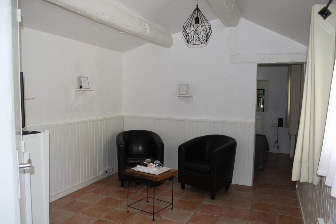 Le Mas Des Chenes Rognes Exterior photo
