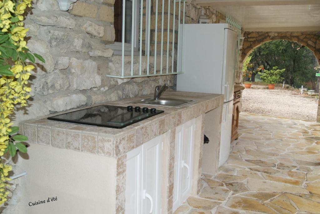 Le Mas Des Chenes Rognes Exterior photo